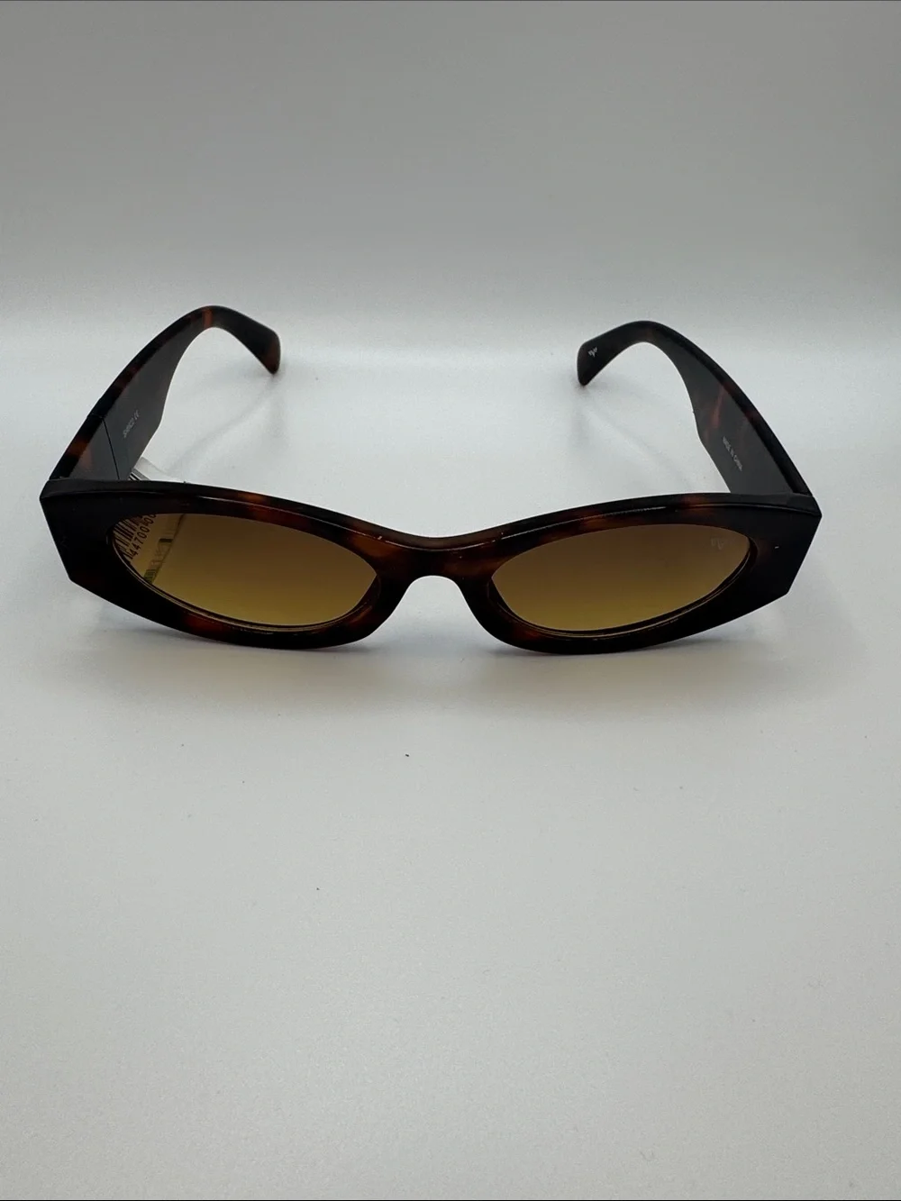 N/A stylish tortoiseshell